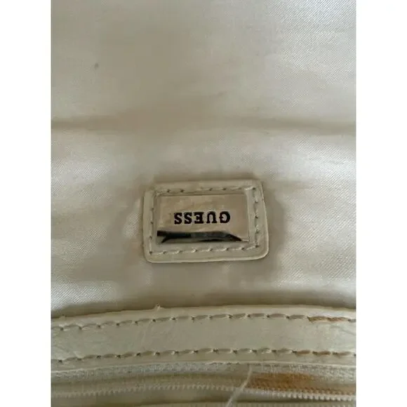 Vintage GUESS White Basket Weave Hobo Bag with Giant G Buckle Snap Closure - Picture 3 of 10